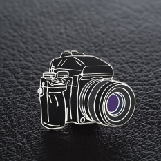PINS CAMERA 645